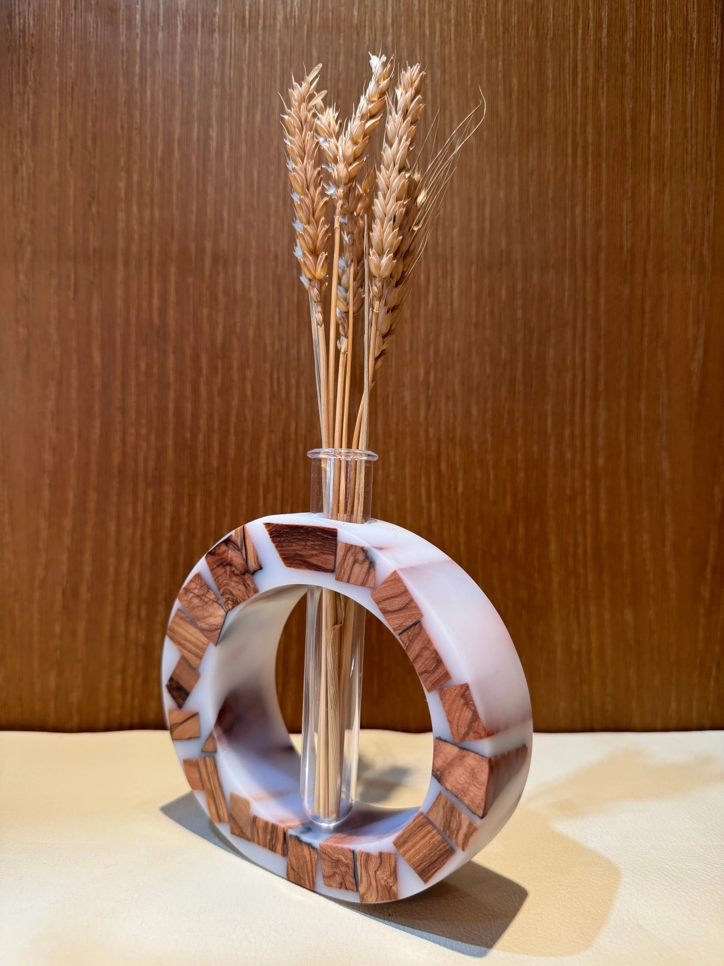 Vasetto in legno e resina bianca VRT