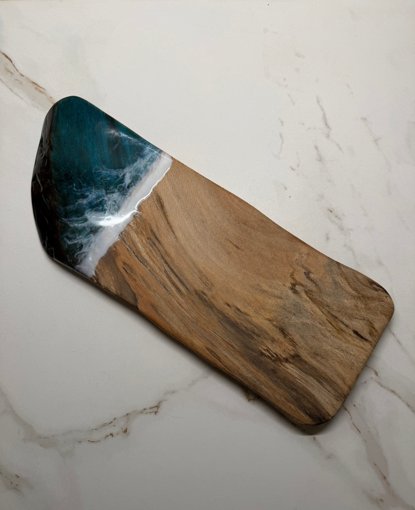 Tagliere in legno di Acacia e resina effetto mare