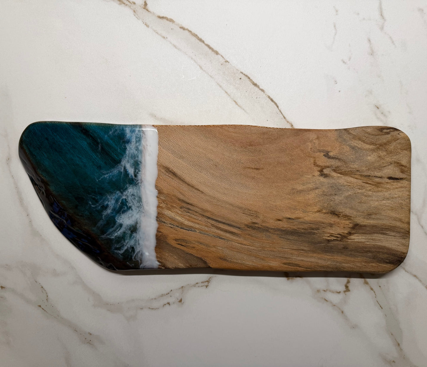 Tagliere in legno di Acacia e resina effetto mare