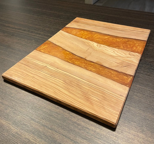 Tagliere in legno di ulivo e resina arancio VRT