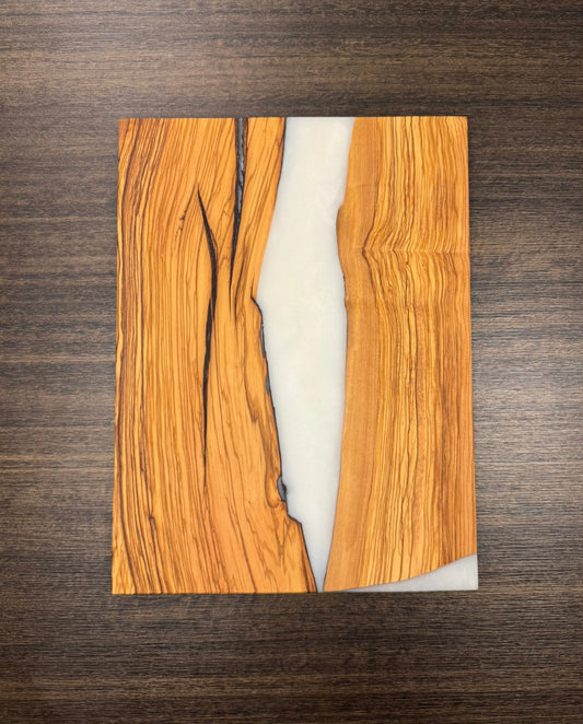 Tagliere in legno di ulivo e resina Bianca VRT