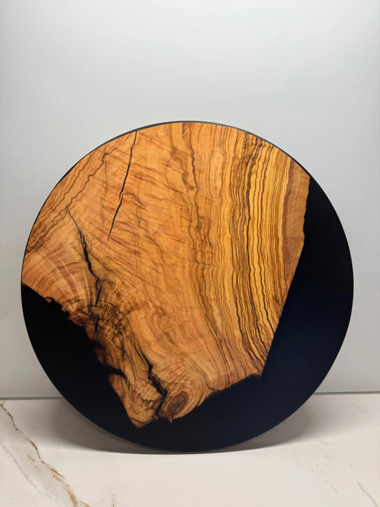 Tagliere tondo in legno di ulivo e resina nera fumè VRT