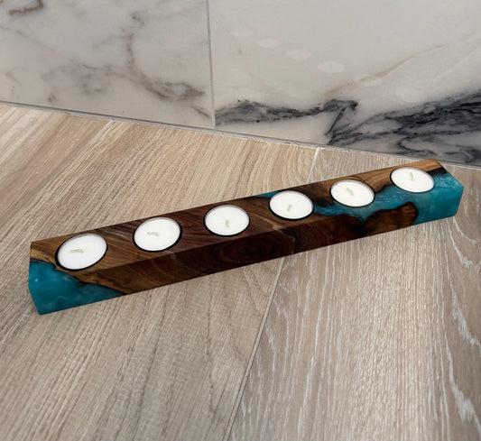 Portacandele legno di noce canaletto e resina azzurra VRT